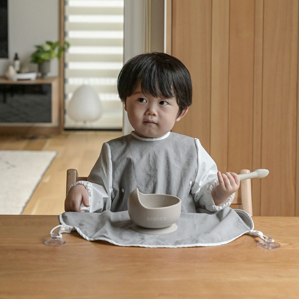 SAMOE × blanco｜上質グレーのお食事エプロン｜ミニマルデザイン × 撥